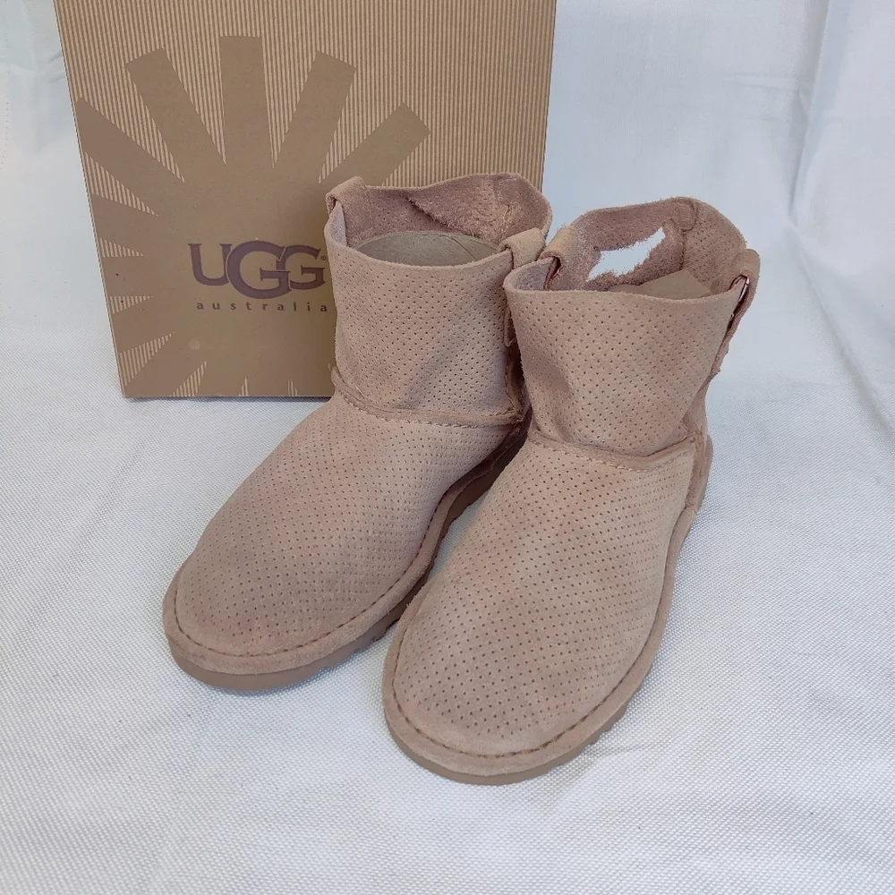 Ugg Classic Unlined Mini Perf Boots Tan Size 6 w/ Flaws